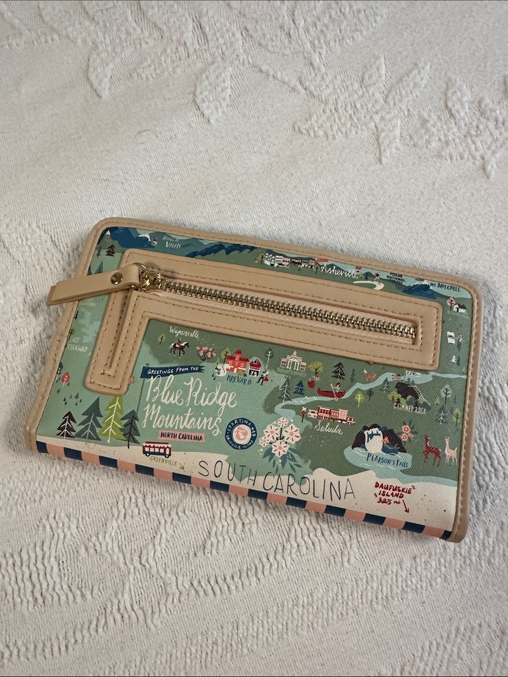 Spartina 449 Blue Ridge Mountains North Carolina Zip Wallet - Picture 2 of 9